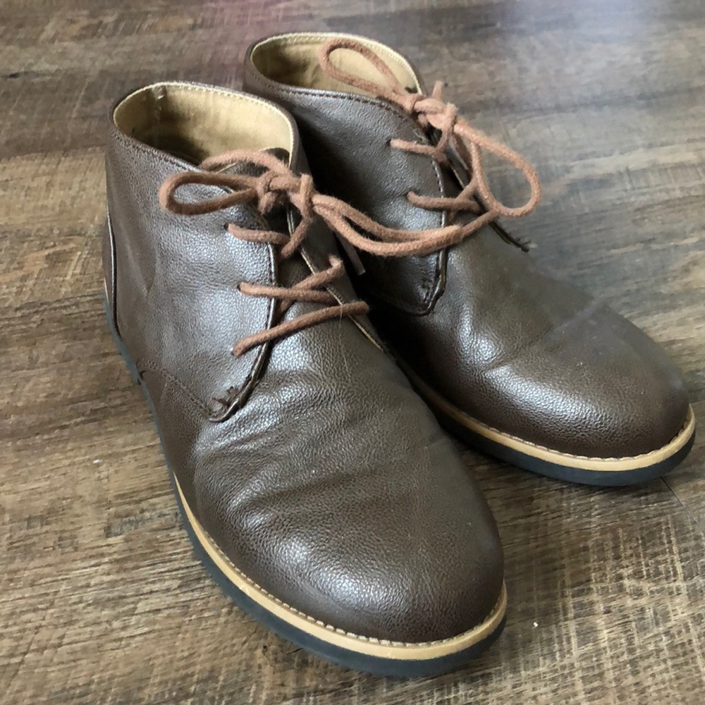 Boys brown Perry Ellis boots